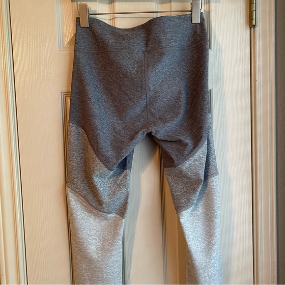 RARE NWOT Outdoor Voices Springs Legging in Graphite/Ash/Dove, size Medium - Picture 2 of 3